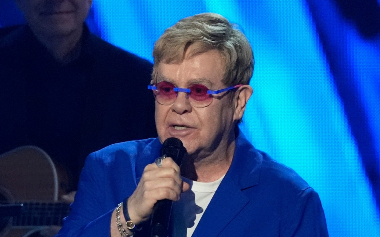 Prawda o kultowym hicie Eltona Johna wyszła na jaw. Muzyk napisał go z myślą o własnym pogrzebie