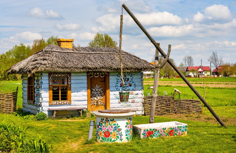 Zalipie, „malowana wieś”, godzinę drogi od Krakowa. Pomysł na wycieczkę w majówkę!