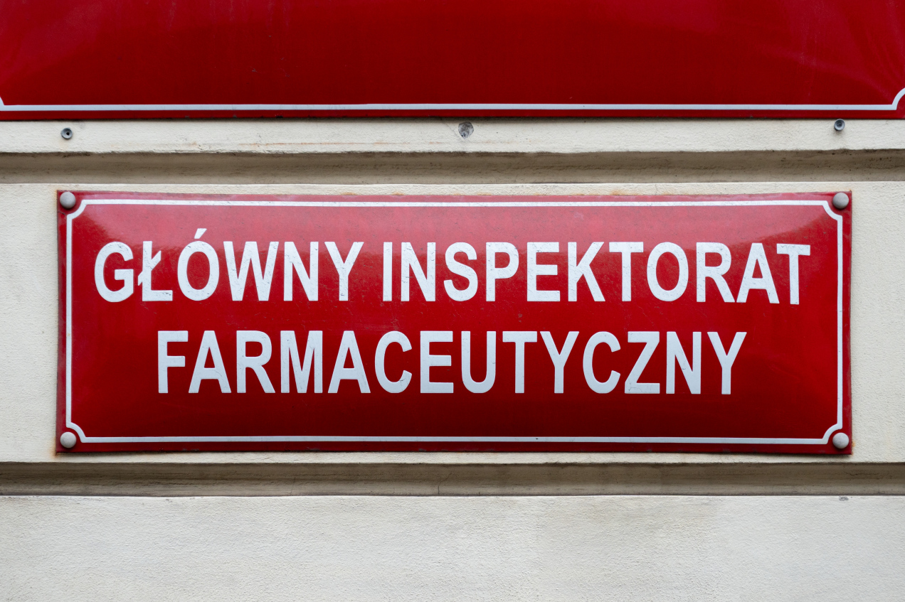 Pilny komunikat GIF. Popularny lek dla noworodków natychmiast wycofany z obrotu