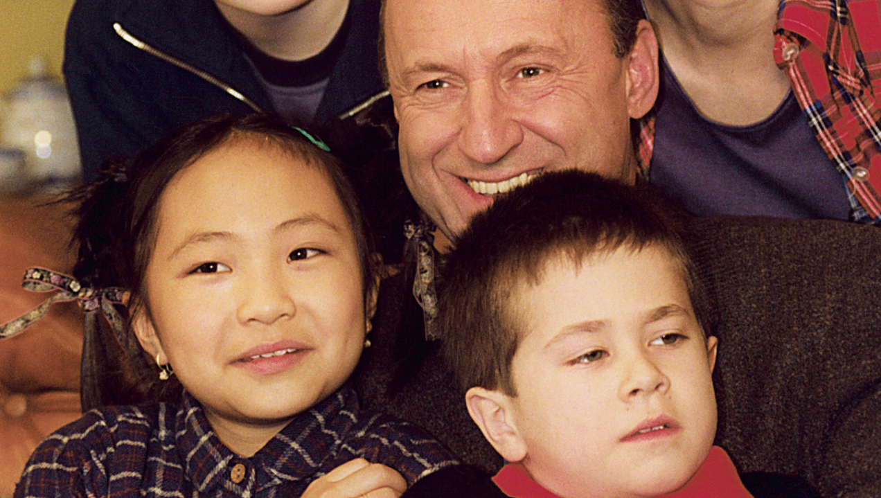 Powrót kultowego serialu. „Rodzina zastępcza” za darmo na YouTubie