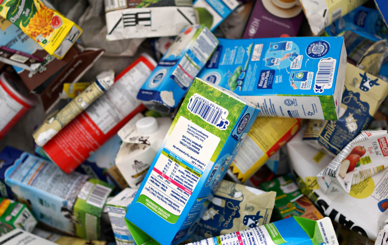 Gdzie wyrzucać karton po mleku? Polacy wciąż popełniają ten błąd!