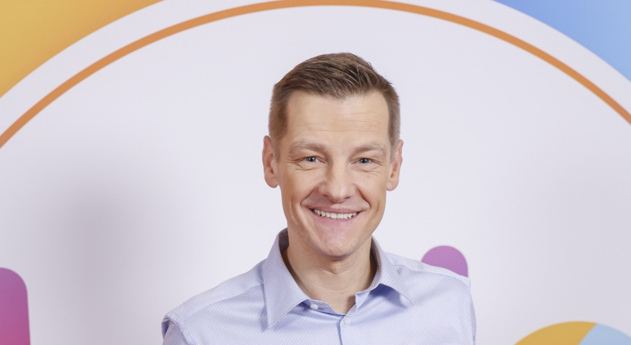 Marcin Mroczek z tajemniczą brunetką u boku. Aktor „M jak miłość” niedawno się rozwiódł