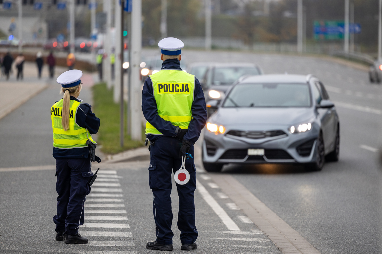 Od dzisiaj nowe przepisy dla kierowców. Za to wykroczenie stracisz prawo jazdy