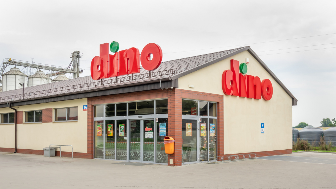 Od dzisiaj w Dino przecena z 19,99 zł na 3,99 zł. Klienci ładują do koszyków