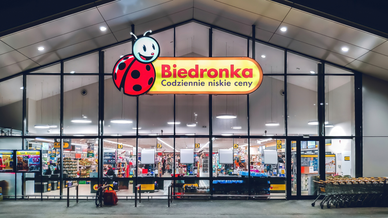 Od 27 listopada Biedronka idzie na całość. Wózki będą pełne