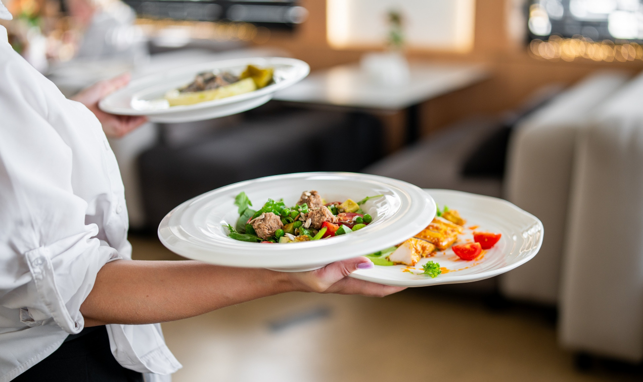 Dlaczego warto zgłaszać uwagi w restauracji zamiast narzekać w internecie?