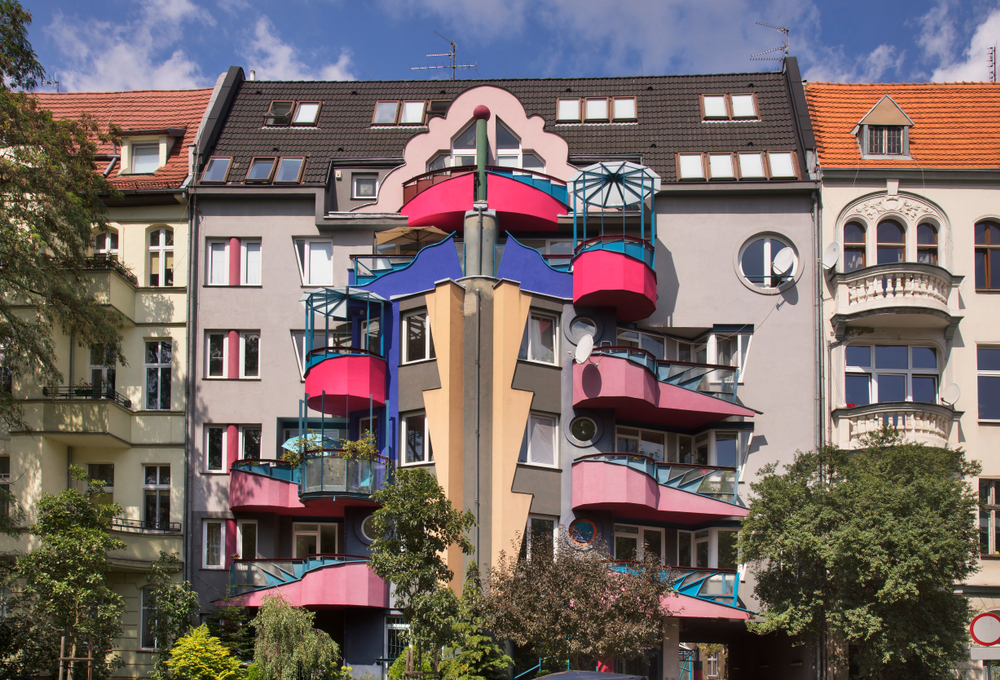 Wrocławska kamienica kolorowa jak papuga. Architekt nie chce widzieć jej na oczy!