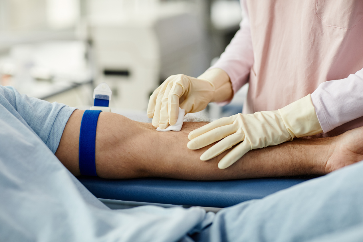 Jakie badania krwi warto zrobić po 30. roku życia? To obowiązkowa lista