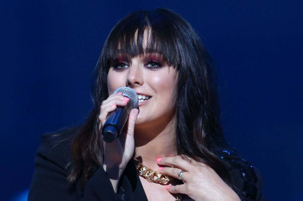 Ewa Farna na scenie ze światową ikoną. Piosenkarka zaliczyła wpadkę u boku wielkiej gwiazdy