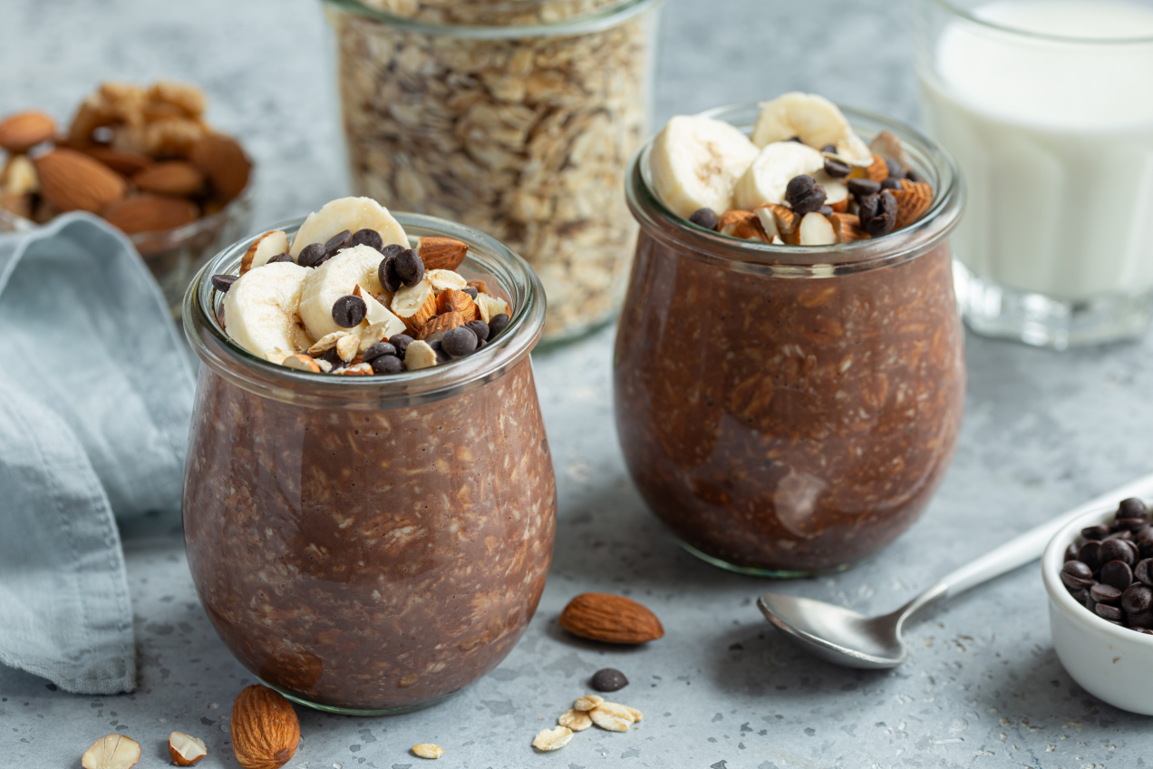 Najlepsza nocna owsianka czekoladowa. Sycące śniadanie robię w 5 minut