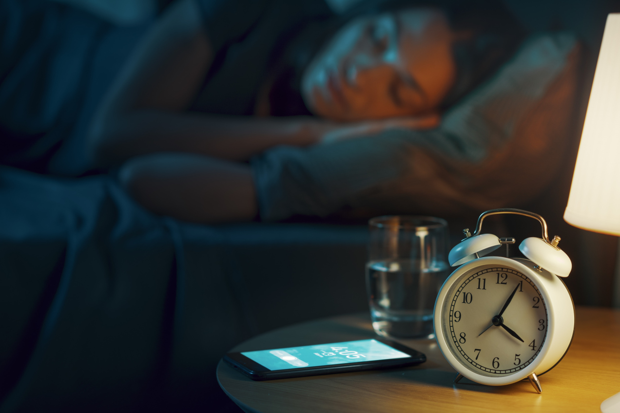 Popełniasz ten błąd przed snem? Naukowcy ostrzegają, a rozwiązanie okazuje się dziecinnie proste