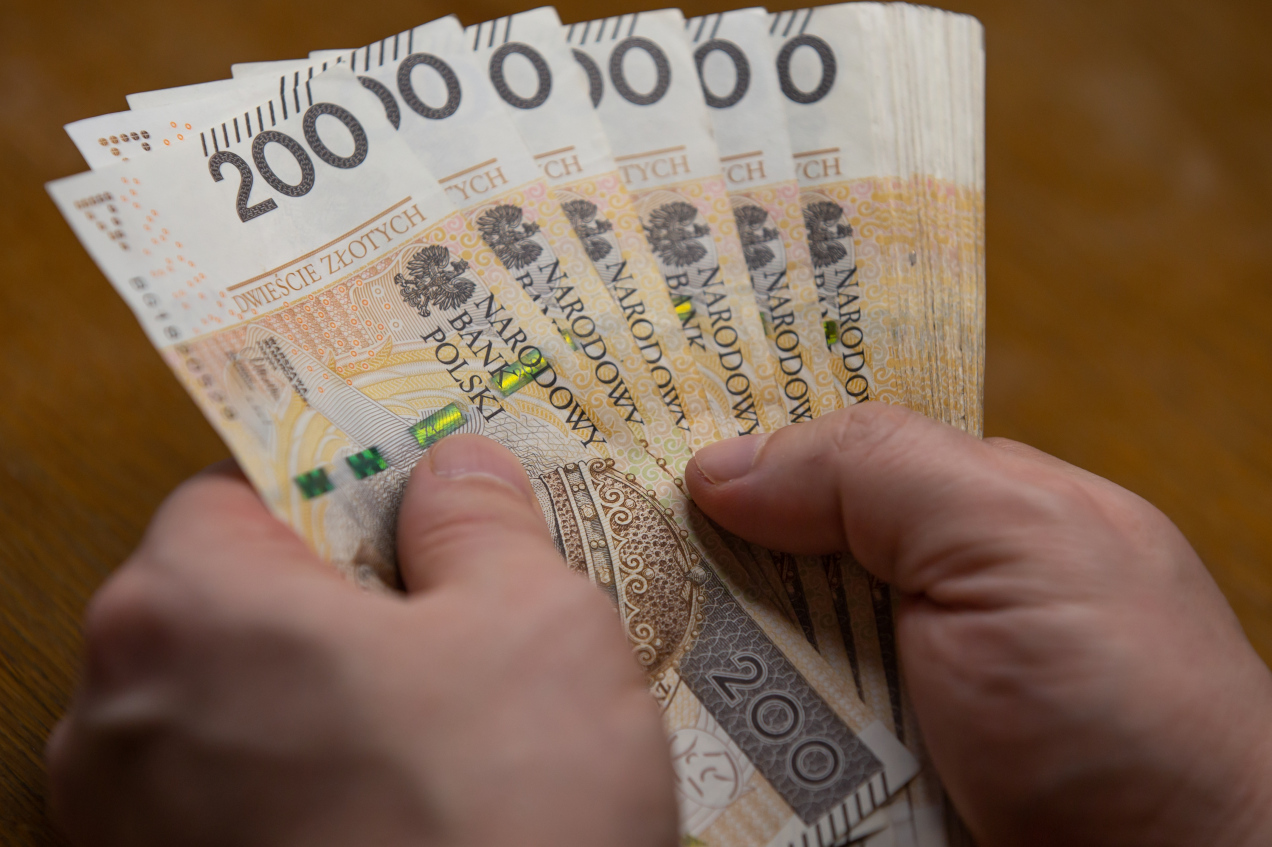 Ich studniówka mogła się nie odbyć. Matka zniknęła z pieniędzmi