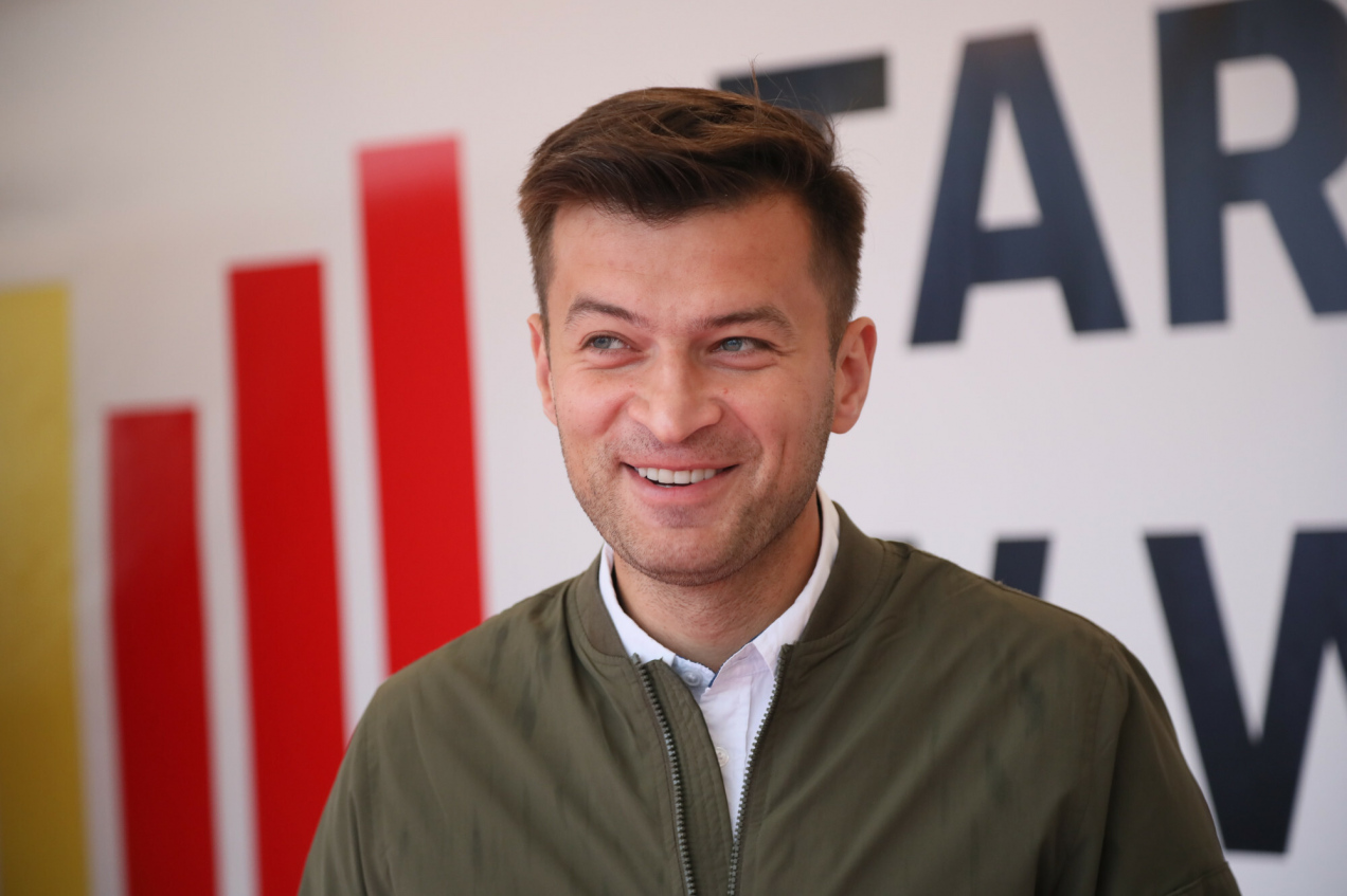 Złota myśl z książki na dziś. Jakub Małecki: „Co to jest za wielka sztuka chodzić po ciemku, jak się…”