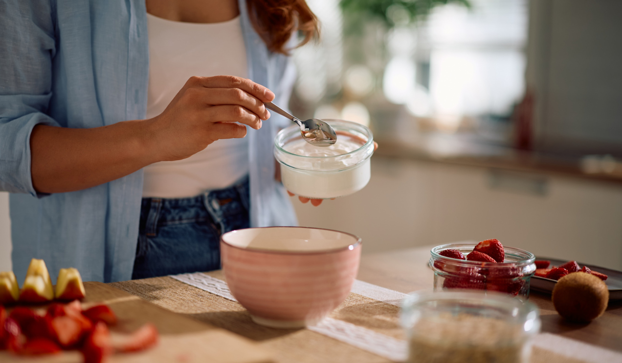 Naukowcy nie mają wątpliwości. Zjedz śniadanie o tej godzinie, a kilogramy polecą w dół