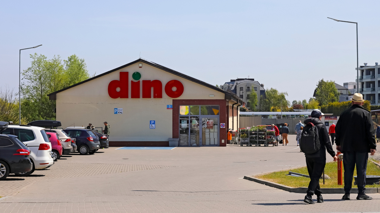 Od dzisiaj w Dino się zaczęło. „4+4 gratis” i „3+3 gratis” to jedynie początek