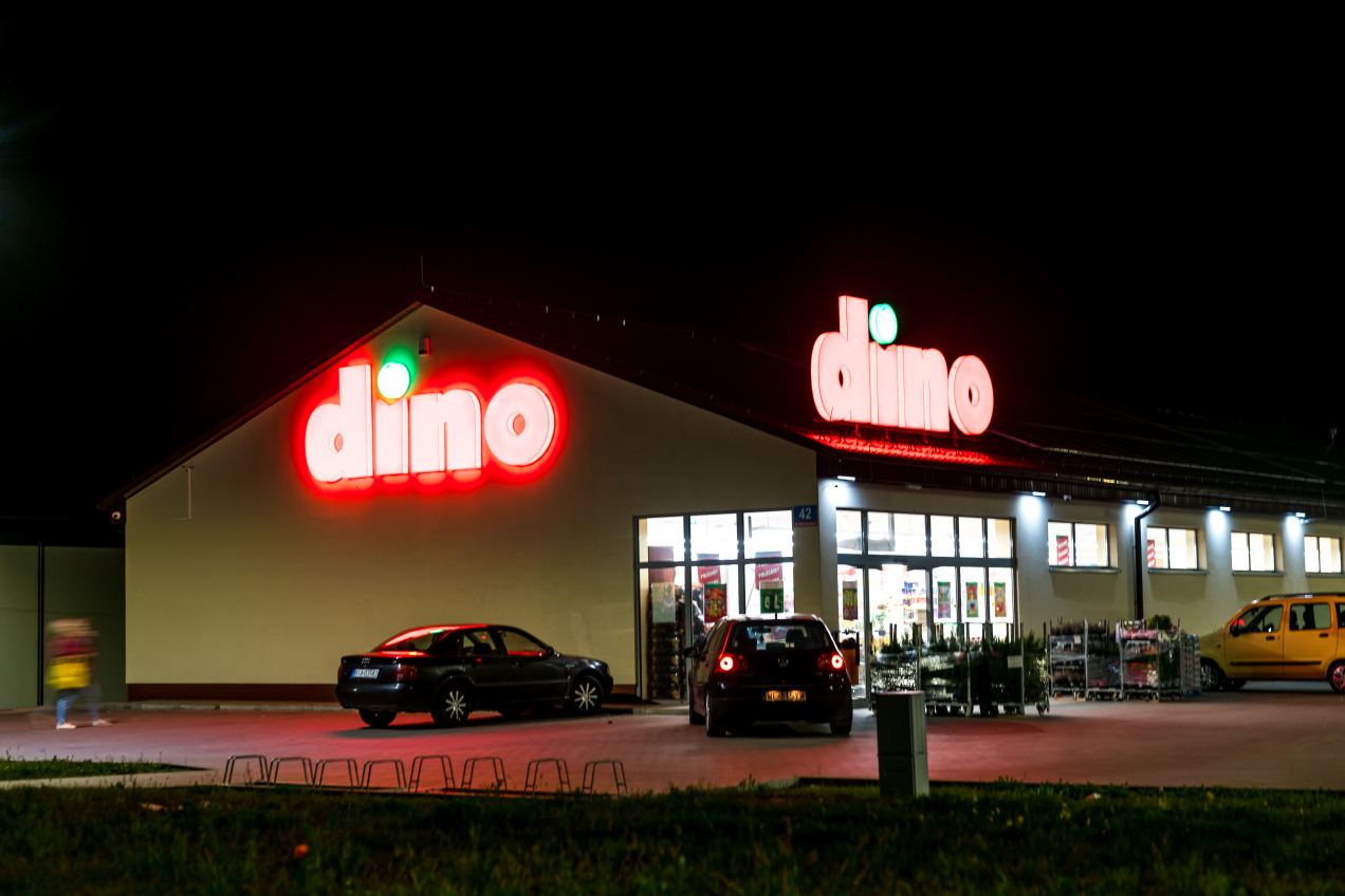 Pracownicy Dino alarmują. „W szatni mamy 2 stopnie”